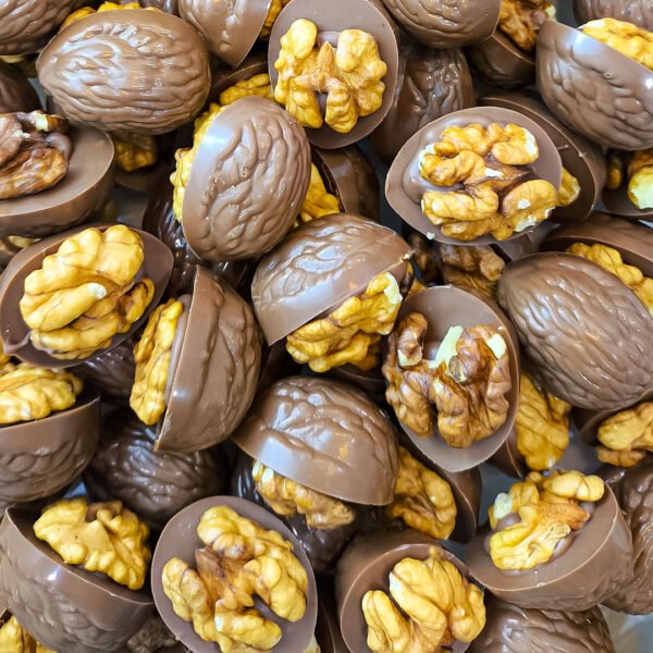 Шоколадні горішки від Mark's Chocolate